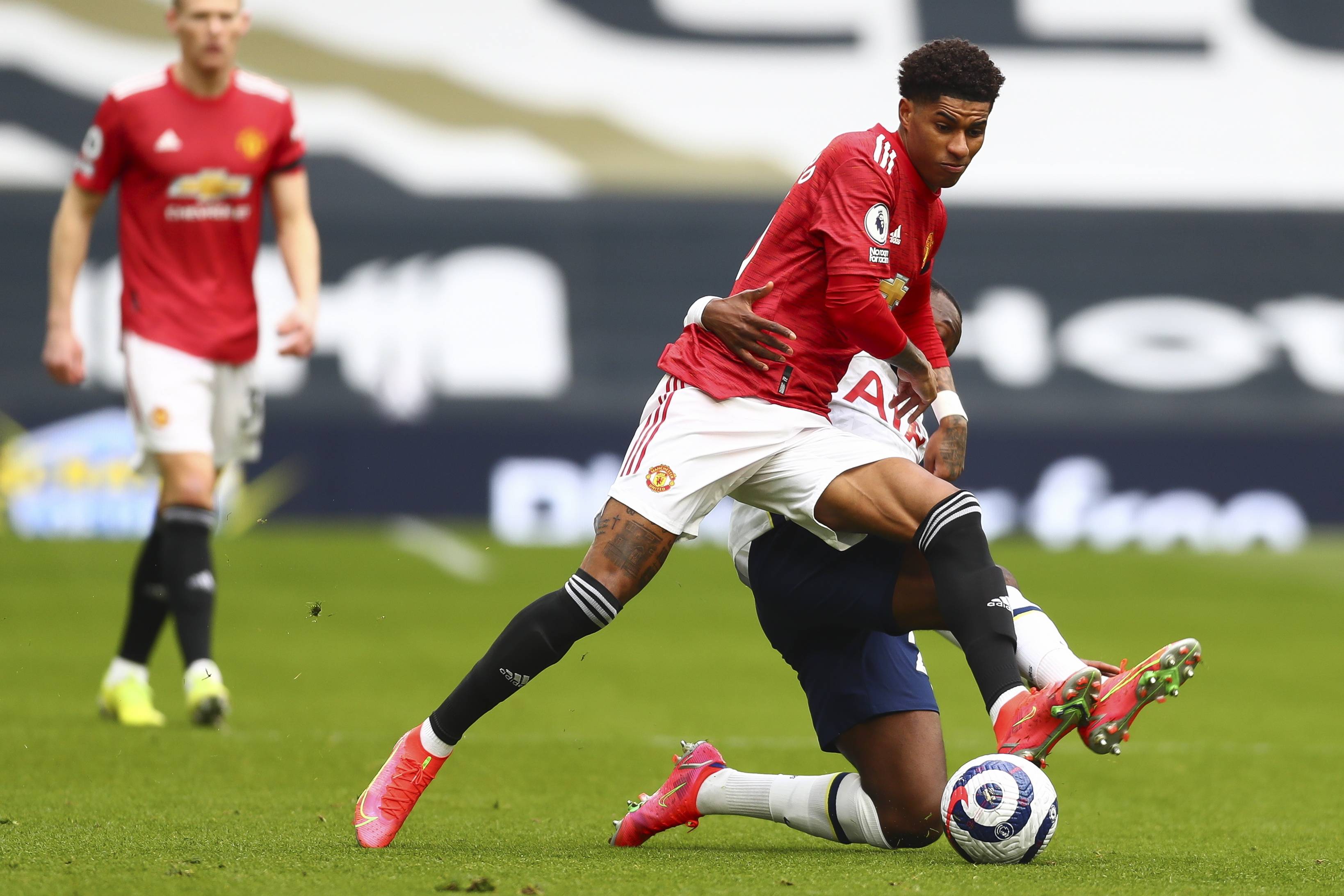 加强后防线 加强后防线